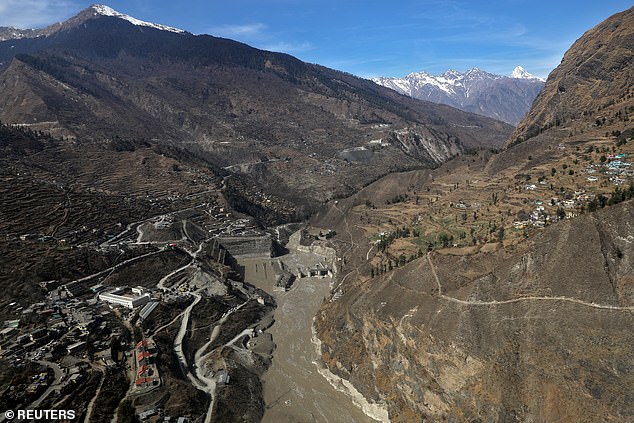 Los lugareños afectados por el desastre de la inundación del glaciar en India este mes que mató a hasta 200 personas creen que los dispositivos nucleares colocados en el Himalaya por espías estadounidenses causaron el diluvio.