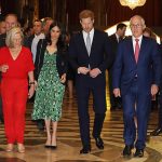 Malcolm Turnbull (derecha) y su esposa Lucy (izquierda) se encuentran con el príncipe Harry y Meghan en una función en Australia House en Londres en abril de 2018.
