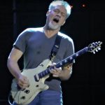 El hijo de Eddie Van Halen 'herido' al pasar el tributo durante el segmento In Memoriam de los Grammy