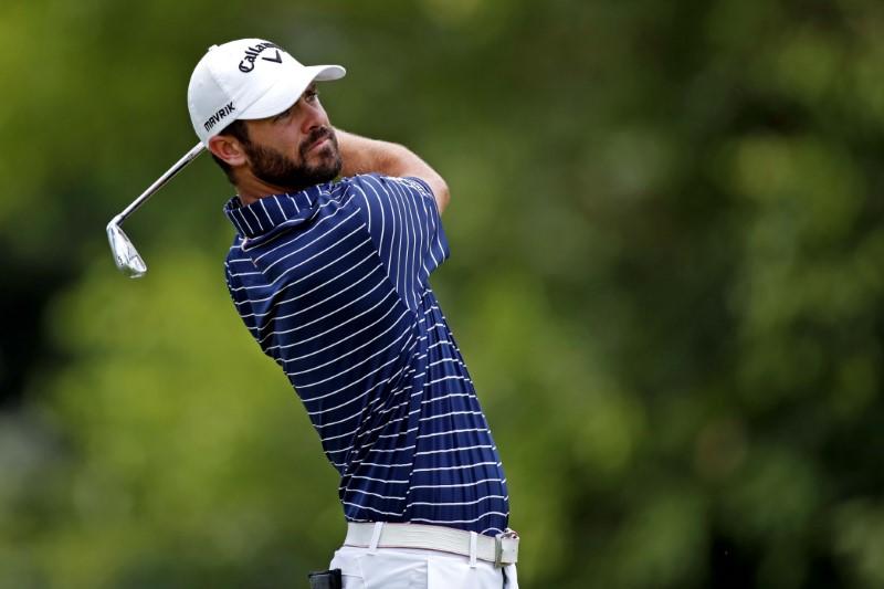 Golf: Bryan se desnuda hasta los boxeadores para completar el tiro desde el barro en el Honda Classic
