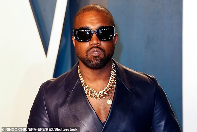 Multimillonario: Según los informes, Kanye West tiene un valor de $ 6.6 mil millones en gran parte debido a su marca de ropa y zapatillas Yeezy, que está valorada entre $ 3.2 mil millones y $ 4.7 mil millones por UBS Group AG.  Visto en julio de 2020