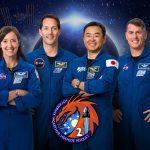 La tripulación de la segunda misión operativa SpaceX Crew Dragon, SpaceX Crew-2: la piloto Megan McArthur de la NASA (izquierda), el especialista en misiones Thomas Pesquet de la Agencia Espacial Europea, el especialista en misiones Akihiko Hoshide de la Agencia de Exploración Aeroespacial de Japón y el comandante Shane Kimbrough de NASA