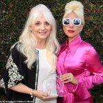 Semejanza familiar: la madre de Lady Gaga (derecha), Cynthia Germanotta (derecha), ha revelado que 'todo el mundo está haciendo lo mejor que puede' después de la crisis de secuestro de perros el mes pasado.