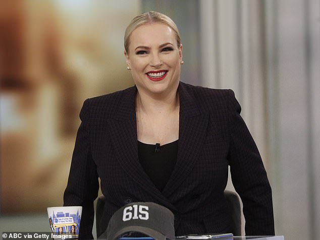 Meghan McCain se disculpa después de que John Oliver criticara la retórica 'racista' del coronavirus
