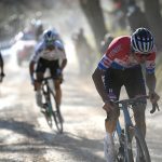 Vincenzo Nibali dice que los ciclistas deberían apagar las computadoras para bicicletas después de la victoria de Mathieu van der Poel en Strade Bianche