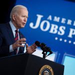 Biden está abierto a negociar sobre el aumento de impuestos corporativos, pero dice que EE. UU. Debe tomar medidas audaces en materia de infraestructura