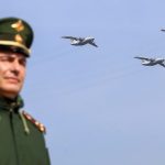 Los aviones de combate rusos atravesaron el cielo realizando acrobacias acrobáticas a velocidades vertiginosas en preparación para el próximo desfile del Día de la Victoria en Moscú