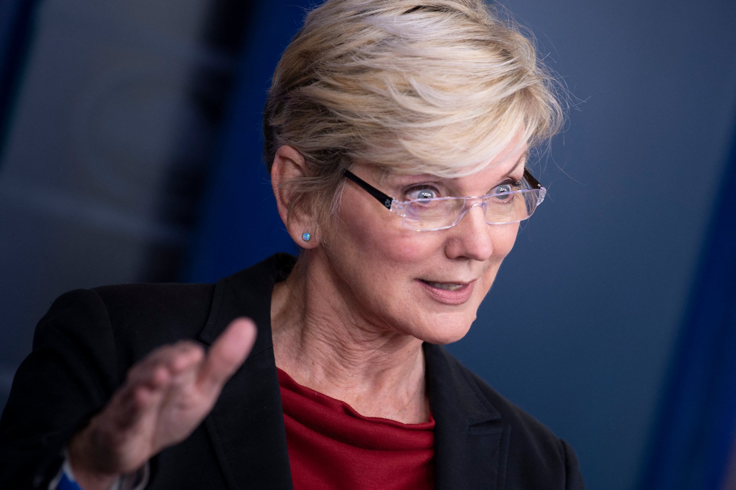 `` Este es el salto a la luna de nuestra generación '', dice el secretario de Energía Granholm sobre la lucha contra el cambio climático.
