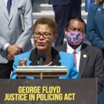 Grupo bipartidista llevará a cabo conversaciones sobre reforma policial mientras la Ley George Floyd se estanca en el Senado