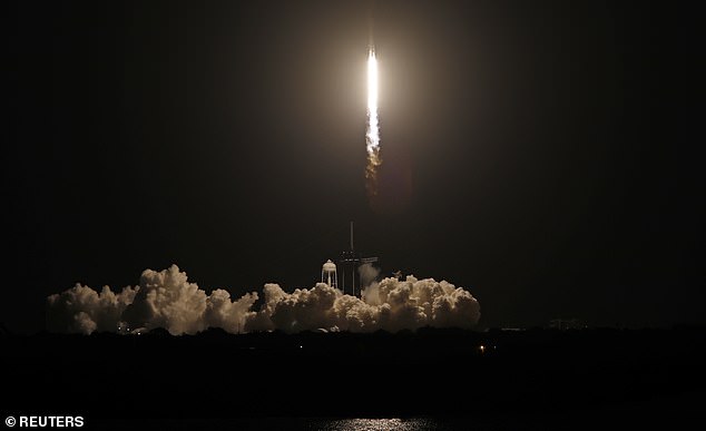 La NASA comparte un increíble video timelapse del lanzamiento de SpaceX Crew-2