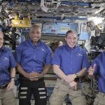Los astronautas (de izquierda a derecha) Shannon Walker, Victor Glover, Michael Hopkins y Soichi Noguchi fueron desacoplados del laboratorio en órbita el 28 de abril, pero el mal tiempo lo ha retrasado hasta el 30 de abril y el aterrizaje está programado para el 1 de mayo.