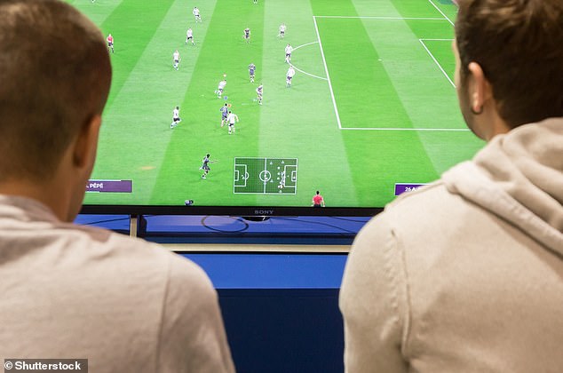¿Inclinarte hacia adelante te convierte en un mejor jugador de FIFA?  Investigadores del Reino Unido analizaron las posiciones de los jugadores en los asientos y el impacto que tuvieron en un juego de FIFA 21, la última entrega de la exitosa serie de videojuegos.  En general, pareció tener un efecto positivo en el rendimiento.