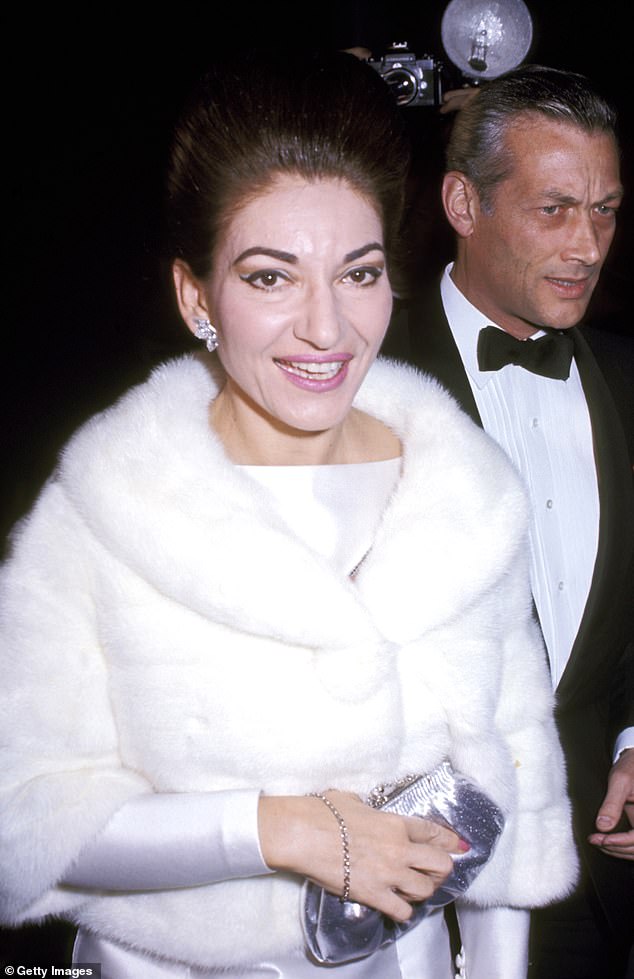 Maria Callas fue chantajeada por su madre, estafada por su marido y drogada por su amante, según han revelado cartas inéditas en un nuevo libro de la historiadora Lyndsy Spence.