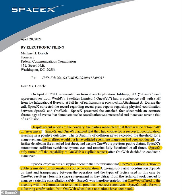 En una presentación a la Comisión Federal de Comunicaciones, SpaceX acusa a su rival de hacer sonar la alarma cuando no había peligro potencial.