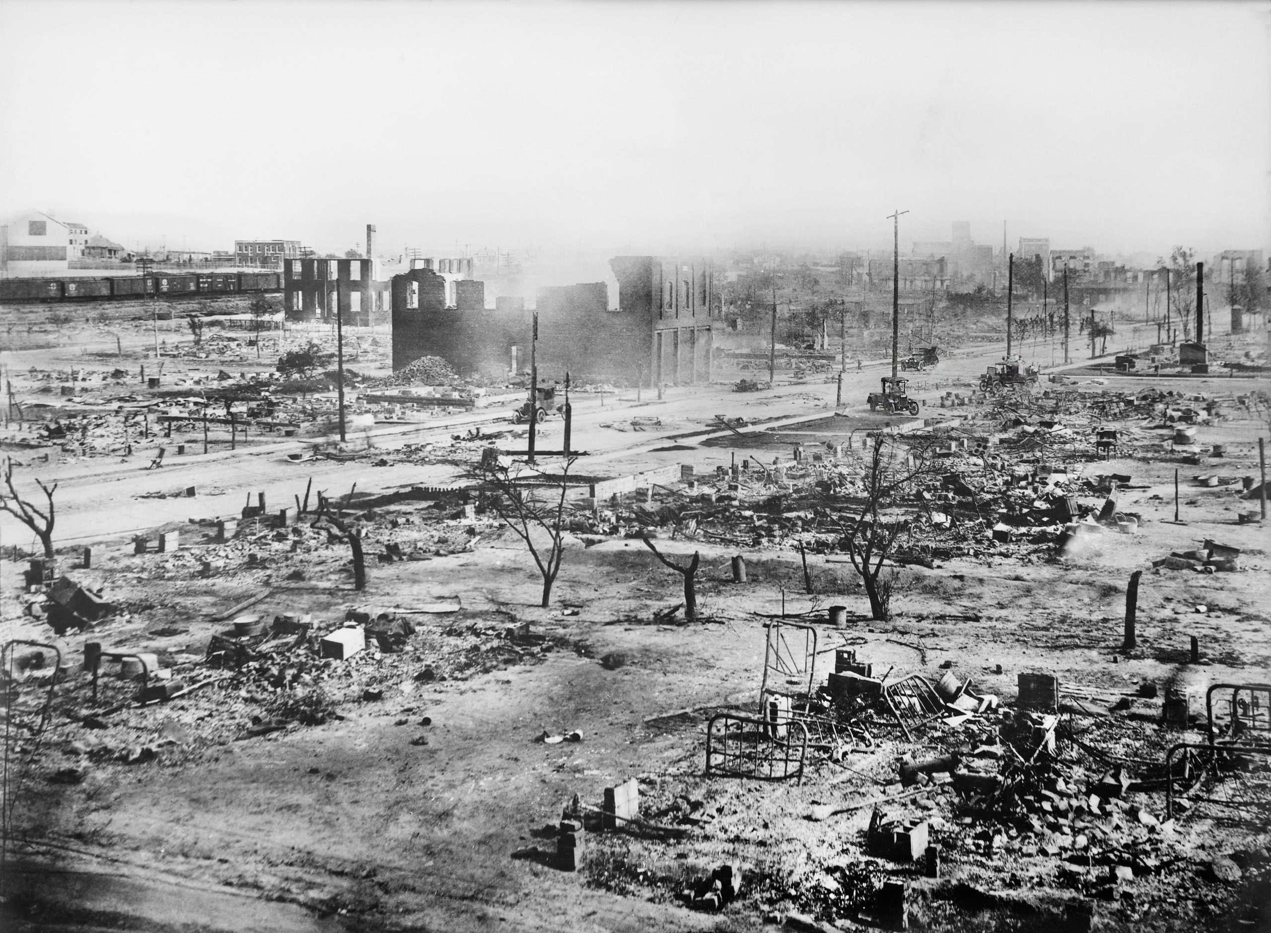  Black Wall Street se hizo añicos hace 100 años.  Cómo se encubrió y desenterró la masacre racial de Tulsa
