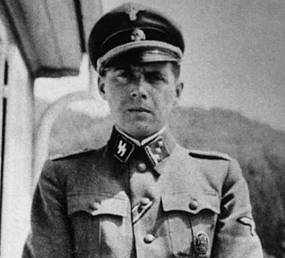 El Dr. Josef Mengele, médico de las SS desde 1943 hasta 1945, era conocido como el 'Ángel de la Muerte' por supervisar horribles experimentos en el campo de exterminio de Auschwitz en Polonia.