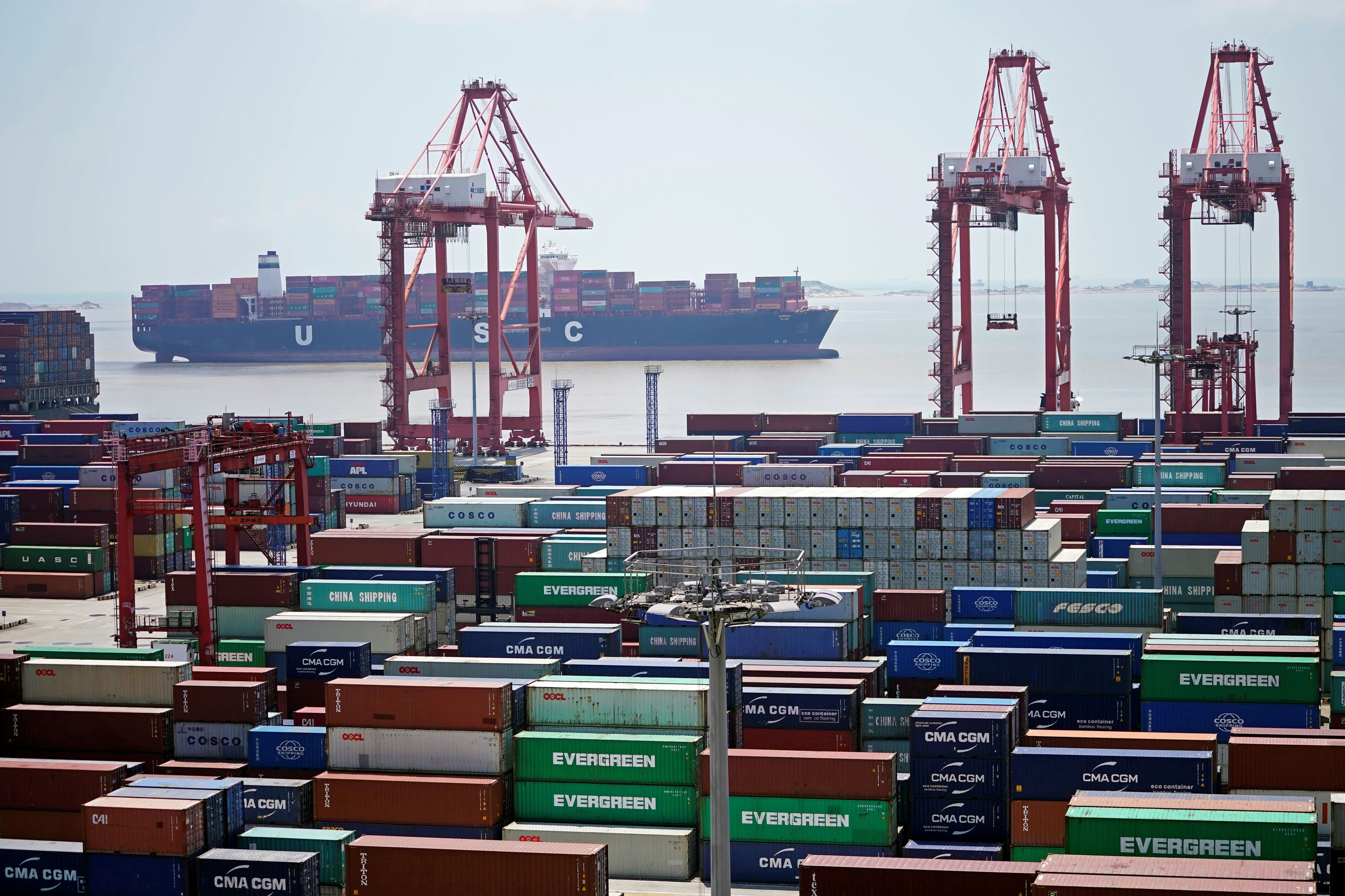 Las exportaciones de China en diciembre aumentaron un 20,9% respecto al año anterior, un poco más de lo esperado