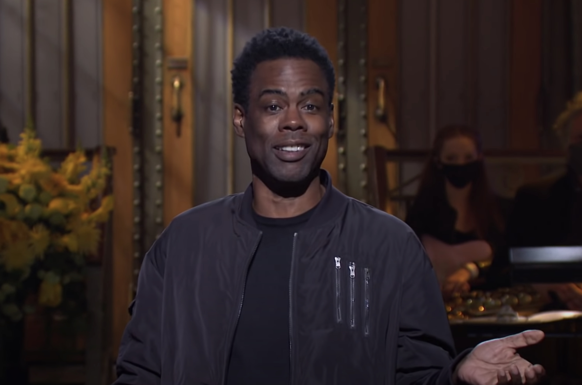 El elenco de 'SNL' y Chris Rock recuerdan la temporada 46 de 'Crazy' en el Finale Cold Open