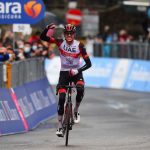 Joe Dombrowski gana la cuarta etapa del Giro d'Italia 2021 mientras Alessandro de Marchi toma rosa