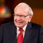 Las ganancias operativas de Berkshire Hathaway aumentan, Buffett continúa recomprando acciones