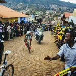 Pierre Rolland y B&B Hotels toman prestadas bicicletas de Total Direct Energie después de que solo dos sobrevivieron al viaje, mientras la magia del Tour du Rwanda lo atrae.