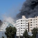 Torre de Gaza que alberga la oficina de Al Jazeera destruida por ataque israelí