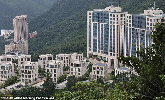 Un espacio de estacionamiento en el desarrollo de lujo Mount Nicholson en el pico en Hong Kong supuestamente se vendió por $ 1.3 millones (HK $ 10.2 millones) (imagen de stock)