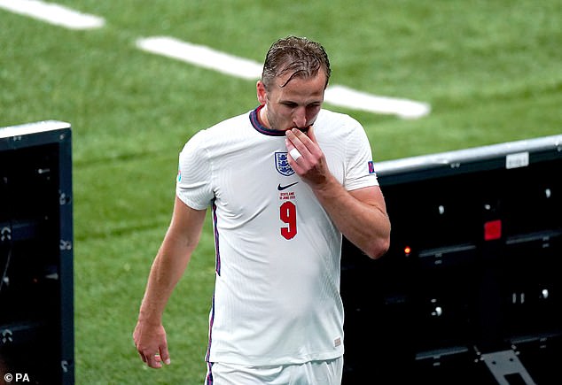 Harry Kane fue sustituido en el partido de la Eurocopa 2020 de Inglaterra contra Escocia el viernes.