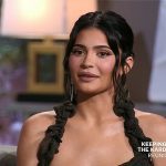 ¿Campanas de boda?  Kylie Jenner insiste en que 'no está pensando' en el matrimonio 'en este momento' a pesar de haber reavivado recientemente con su papá Travis Scott