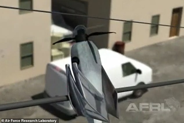 La Fuerza Aérea de los Estados Unidos está creando microdrones que pueden batir sus alas como un pájaro o un insecto.  El Laboratorio de Investigación de la Fuerza Aérea está trabajando con Airion Health para crear un microvehículo aéreo (MAV)