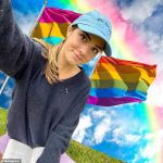 Hablando: la hija menor del gobernador Andrew Cuomo, Michaela, de 23 años, se declaró bisexual y escribió en Instagram: 'Hoy defiendo mi identidad queer con orgullo'