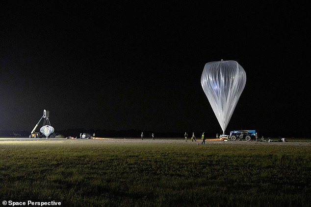 La startup de turismo espacial Space Perspective completó con éxito su primer vuelo de prueba no tripulado el viernes de un globo gigantesco que pronto llevará a los humanos a la órbita.