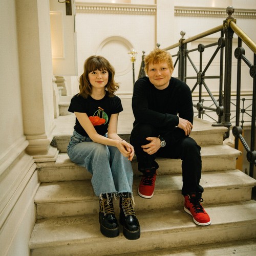 Maisie Peters firma con el sello discográfico de Ed Sheeran
