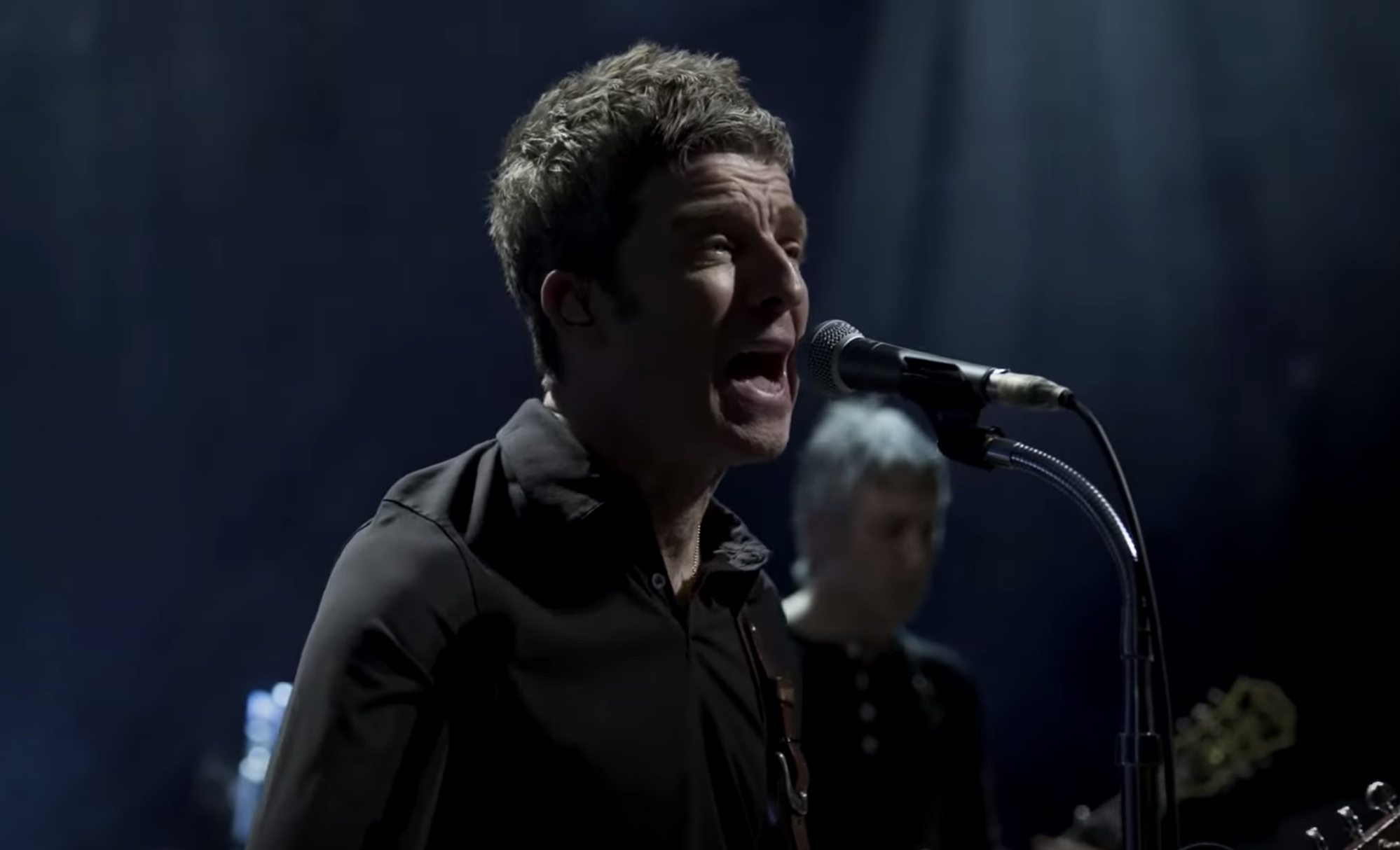 Mira a Noel Gallagher interpretar tres canciones, incluido Oasis Classic, en 'CBS This Morning' - Noticias del Mundo en español