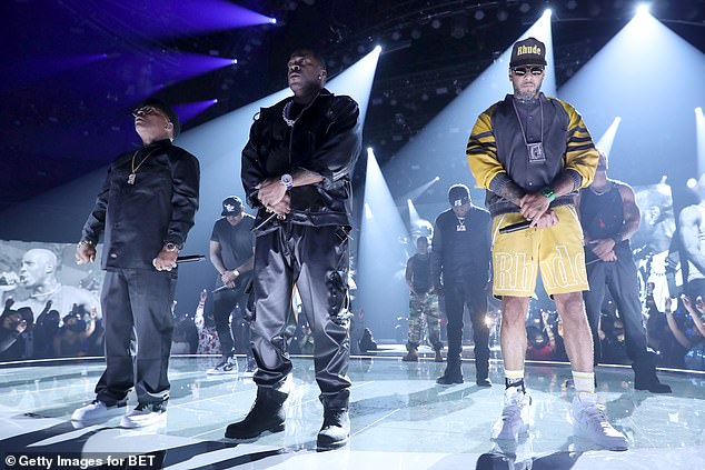 Electrizante: Busta Rhymes, Method Man y Swizz Beatz dirigieron un homenaje al legendario rapero DMX en los premios BET en el Microsoft Theatre de Los Ángeles el domingo.