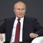 El presidente ruso, Vladimir Putin, en el Foro Económico Internacional, conocido como el Davos ruso, en San Petersburgo el viernes.