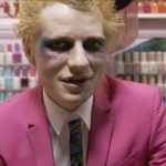Ve a Ed Sheeran como un vampiro glamuroso en el video de 'Bad Habits'