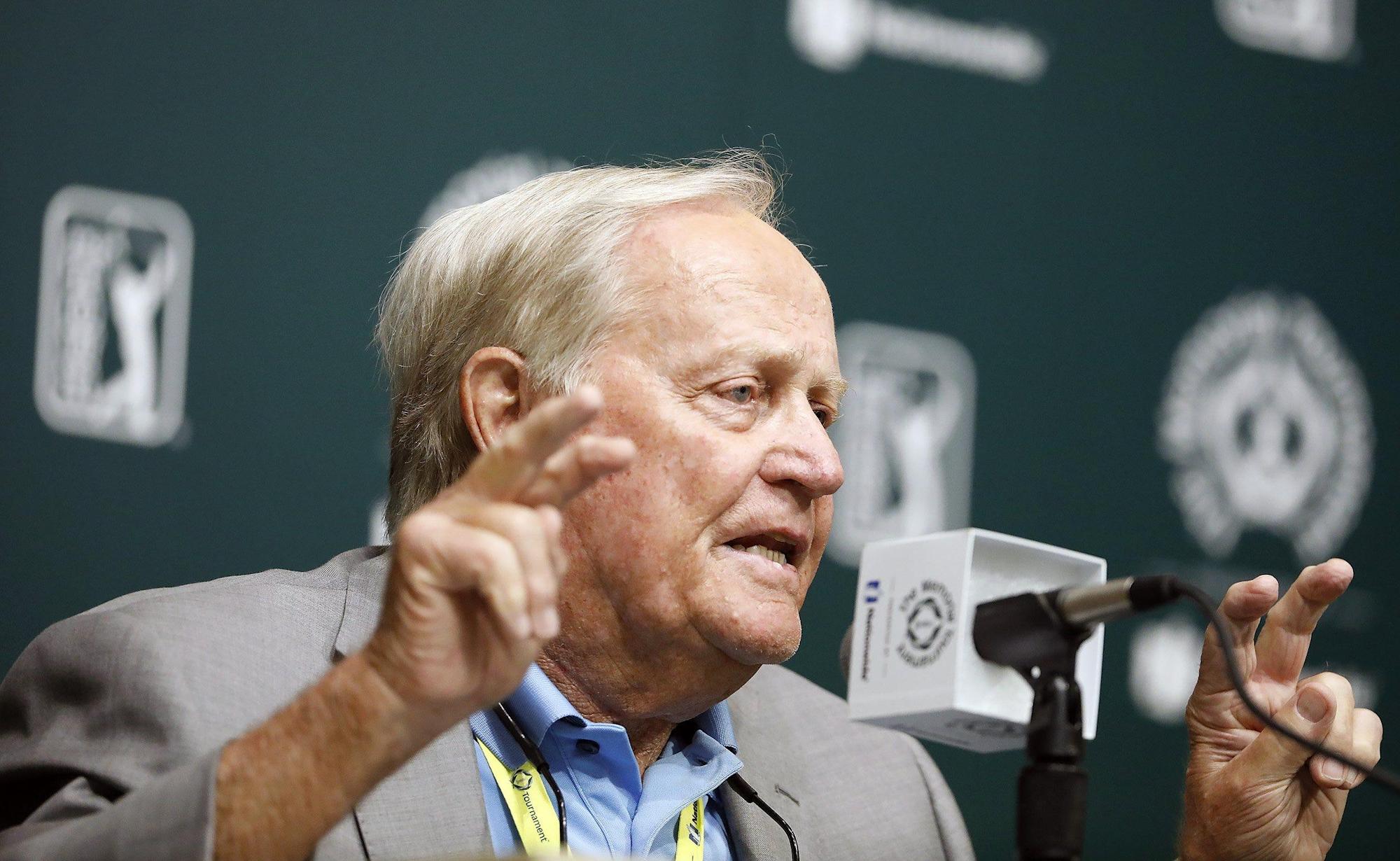 ¿Alguna vez escuchaste el de Jack Nicklaus recibiendo un trago después de un mal torneo?
