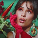 Camila Cabello lanza una fiesta familiar en el video de 'Don't Go Yet'