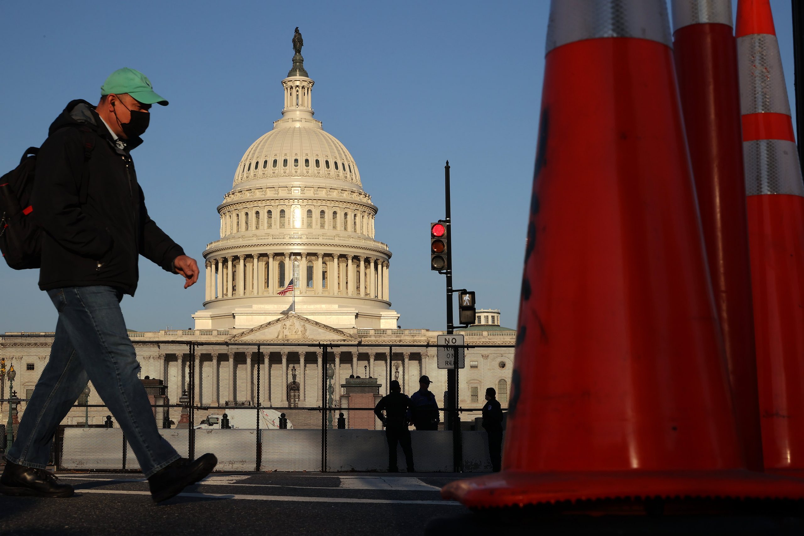 El Congreso aprueba un proyecto de ley bipartidista de 2.100 millones de dólares para la seguridad del Capitolio y visas afganas