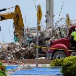 El número de muertos aumenta a 97 en el colapso de un condominio en Surfside;  juez aprueba la venta del sitio