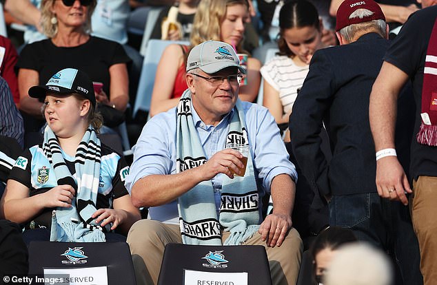 Scott Morrison (en la foto) es un ávido fanático de los Cronulla Sharks y se cree que se ensució después de la trágica derrota de su equipo en 1997.