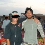 Un ex Boina Verde del Ejército de los EE. UU. Ha recaudado unos $ 35,000 en GoFundMe para ayudar a Moneer (derecha), un intérprete afgano que arriesgó su vida para ayudar a las fuerzas estadounidenses a huir de su país de origen.