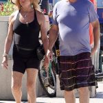 Amar la vida: Goldie Hawn, de 75 años, y Kurt Russell, de 70, mantuvieron las cosas informales cuando salieron juntos para un día de turismo en St Tropez, el sábado