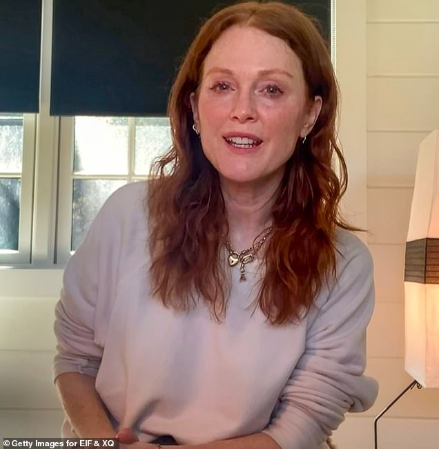 Julianne Moore critica la frase 'envejecer con gracia' como 'totalmente sexista'
