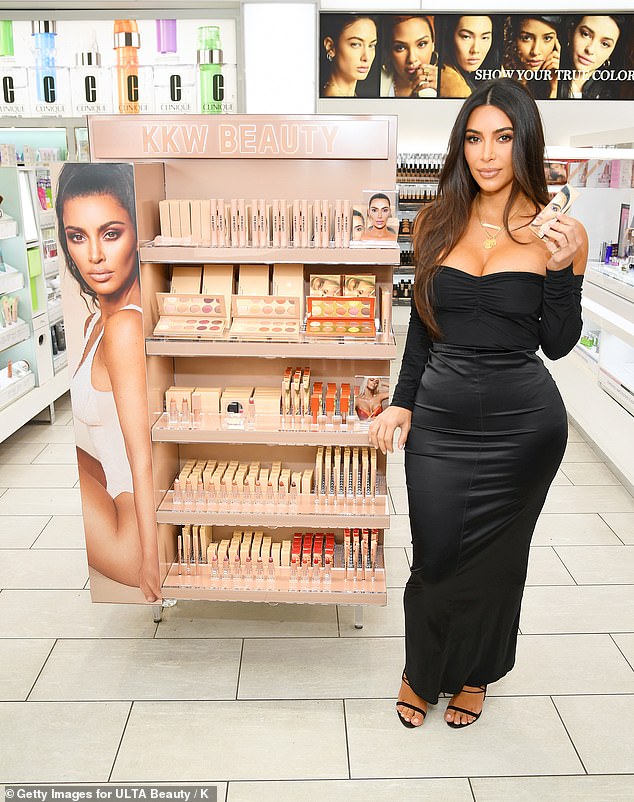Kim Kardashian anuncia que cambiará el nombre de KKW Beauty ... mientras  los fanáticos especulan que dejará caer la 'W' - Noticias del Mundo en  español