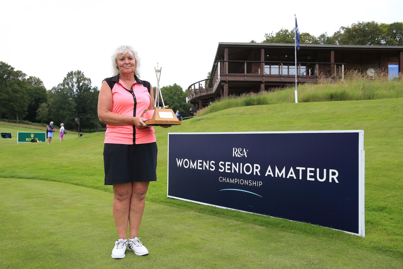 La jugadora de Pyecombe gana el Campeonato Amateur Femenino Senior  Revista de golf