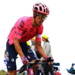 Rigoberto Urán se queja de la 'falta de fuerza' al caer del podio del Tour de Francia
