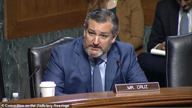 El senador Ted Cruz (republicano por Texas) preguntó a los funcionarios de la administración de Biden en una audiencia el martes por qué China no había sido sancionada por ciberataques.