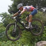Tom Pidcock marca la pauta en la rivalidad con Mathieu van der Poel en el bombardeo olímpico de bicicletas de montaña